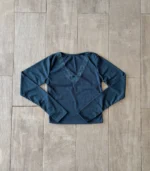 Manga larga cuello V con puntilla